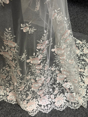 Dentelle brodée ivoire et rose - EB5032