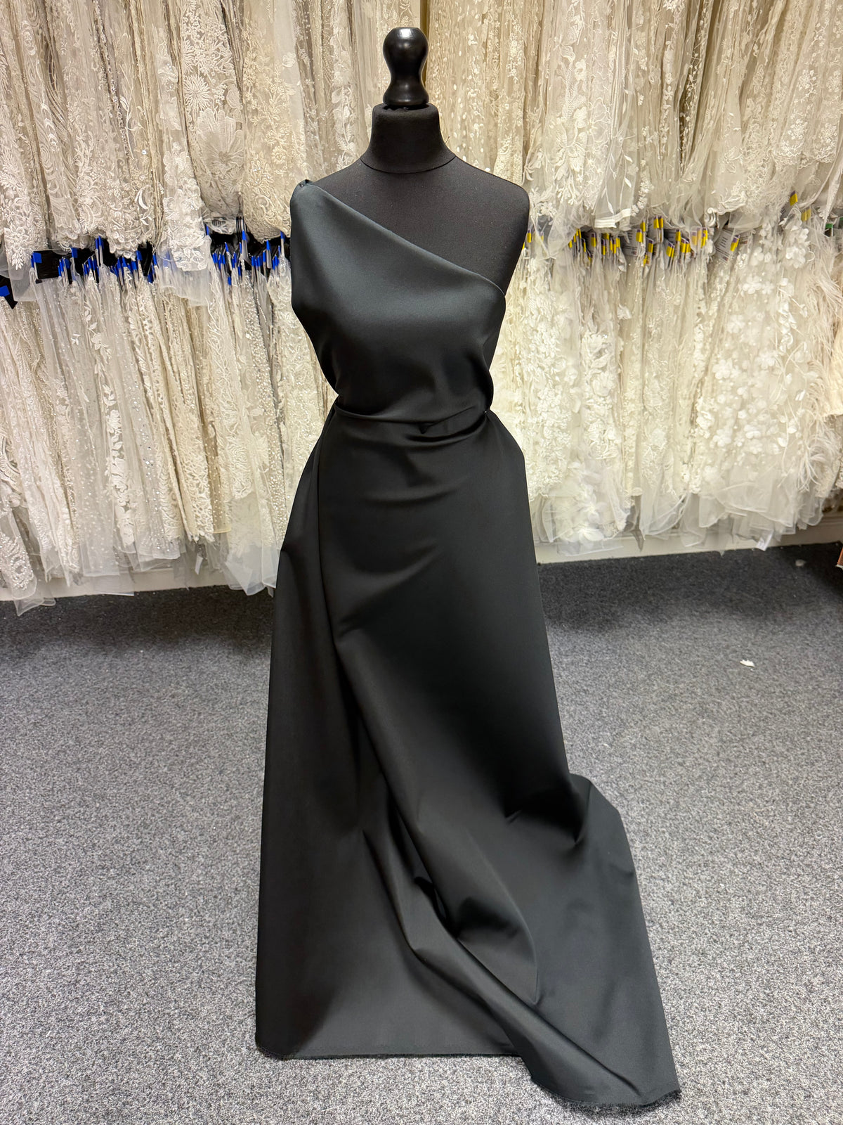Mélange de soie noir Mikado doux - P608