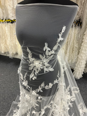 Dentelle florale 3D ivoire - Octobre