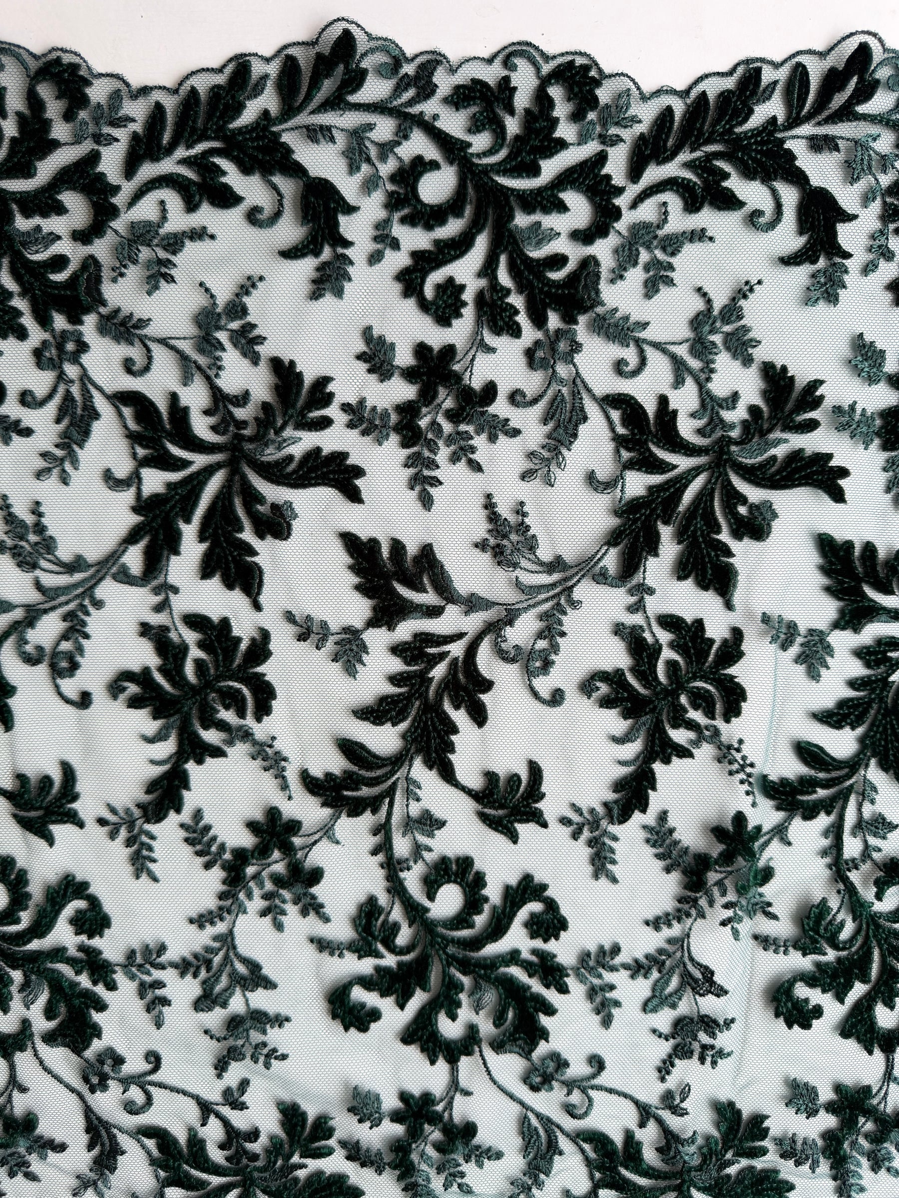 Velours Vert Chasseur Broderie Dentelle - Madina