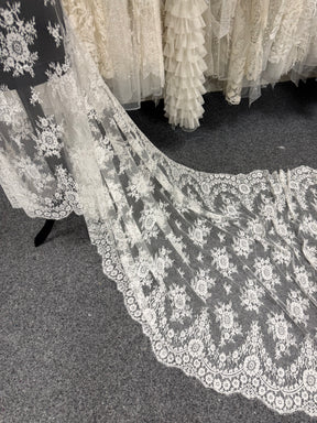 Ivory Leavers Lace - P166