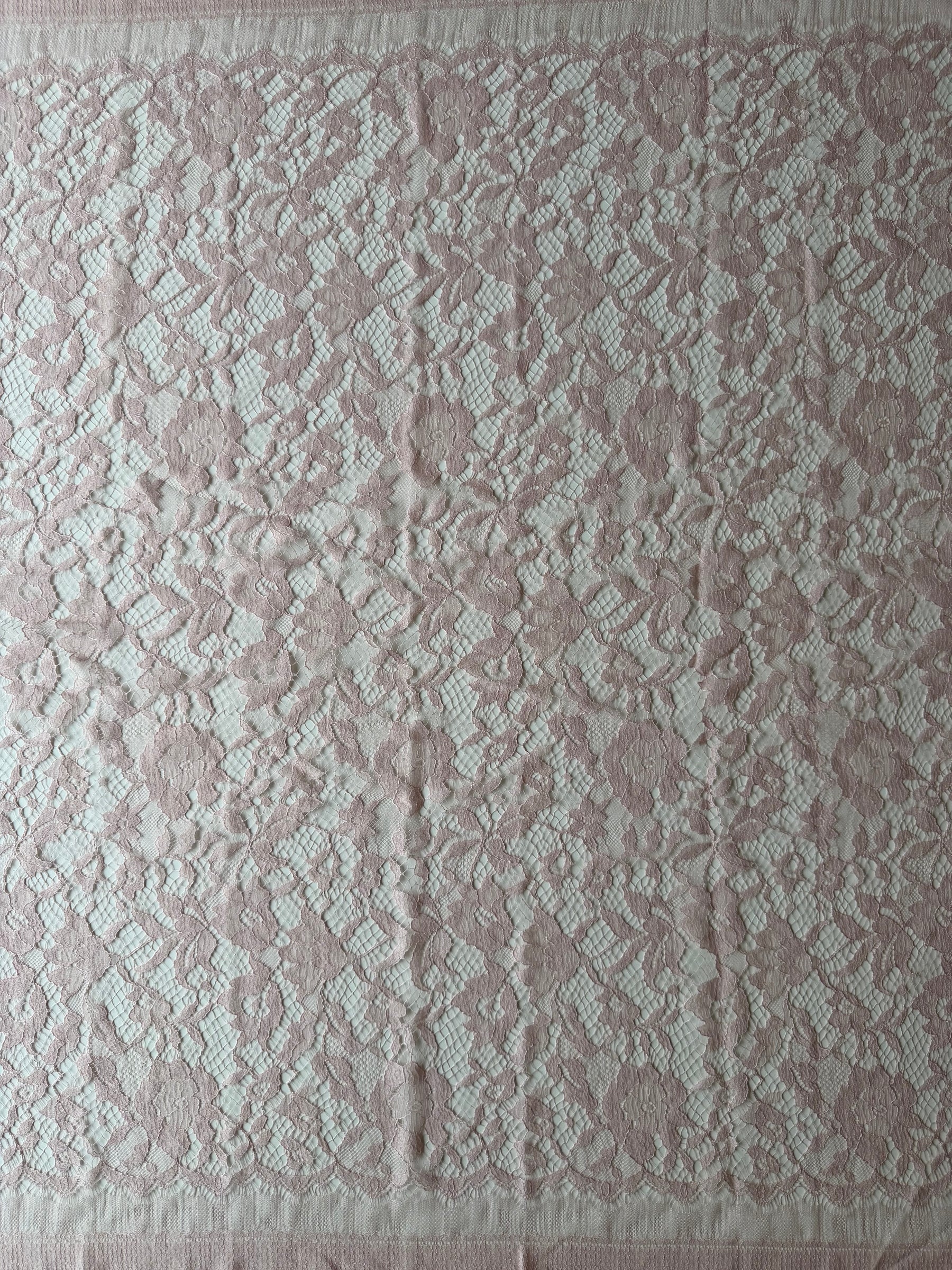 Dentelle Chantilly Laine Soie Rose Antique - P269