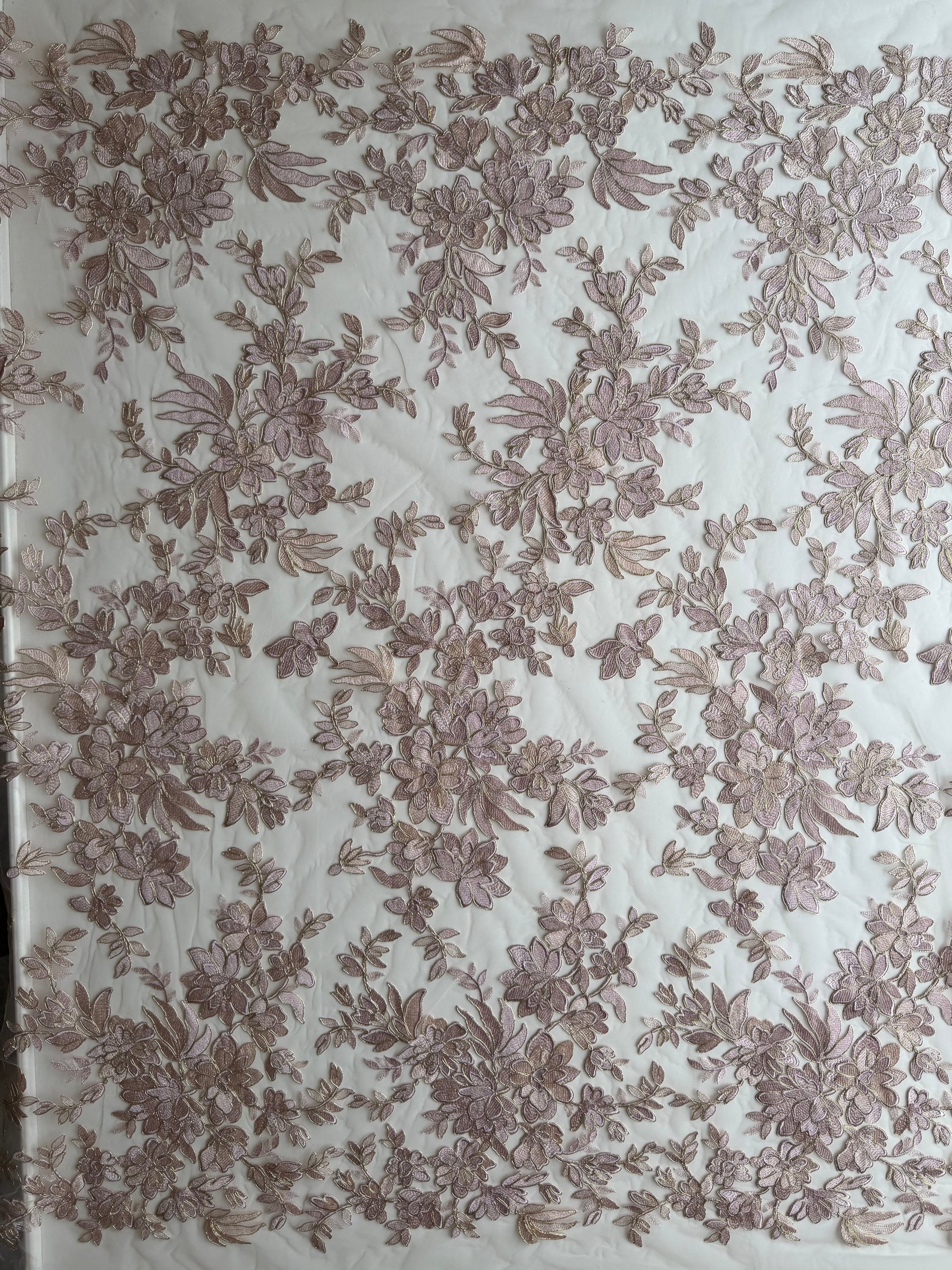 Dentelle Rose Poudré avec Cordonnet Doré - Kylar