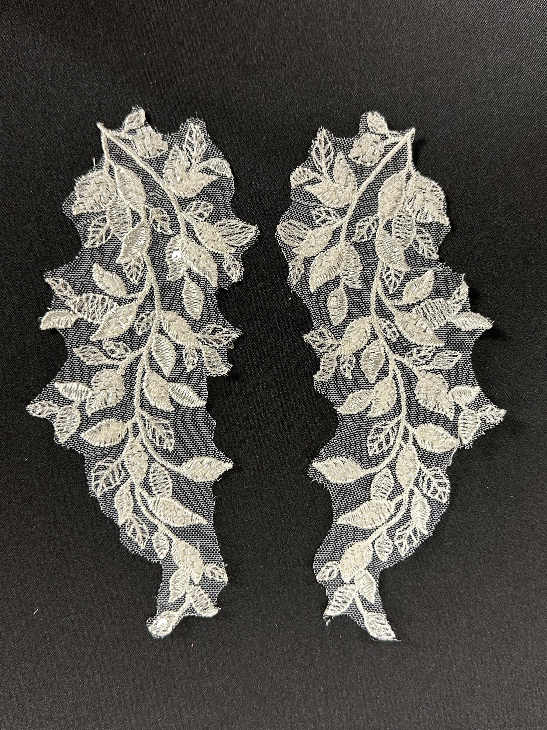 Appliques de dentelle brodée ivoire - T962