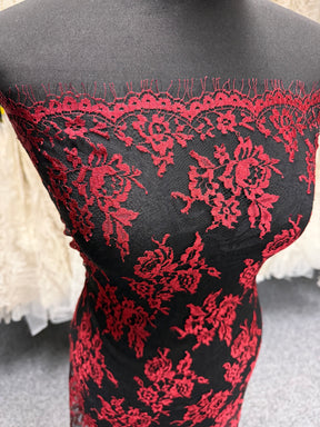 Dentelle Chantilly lie-de-vin et noire - P176