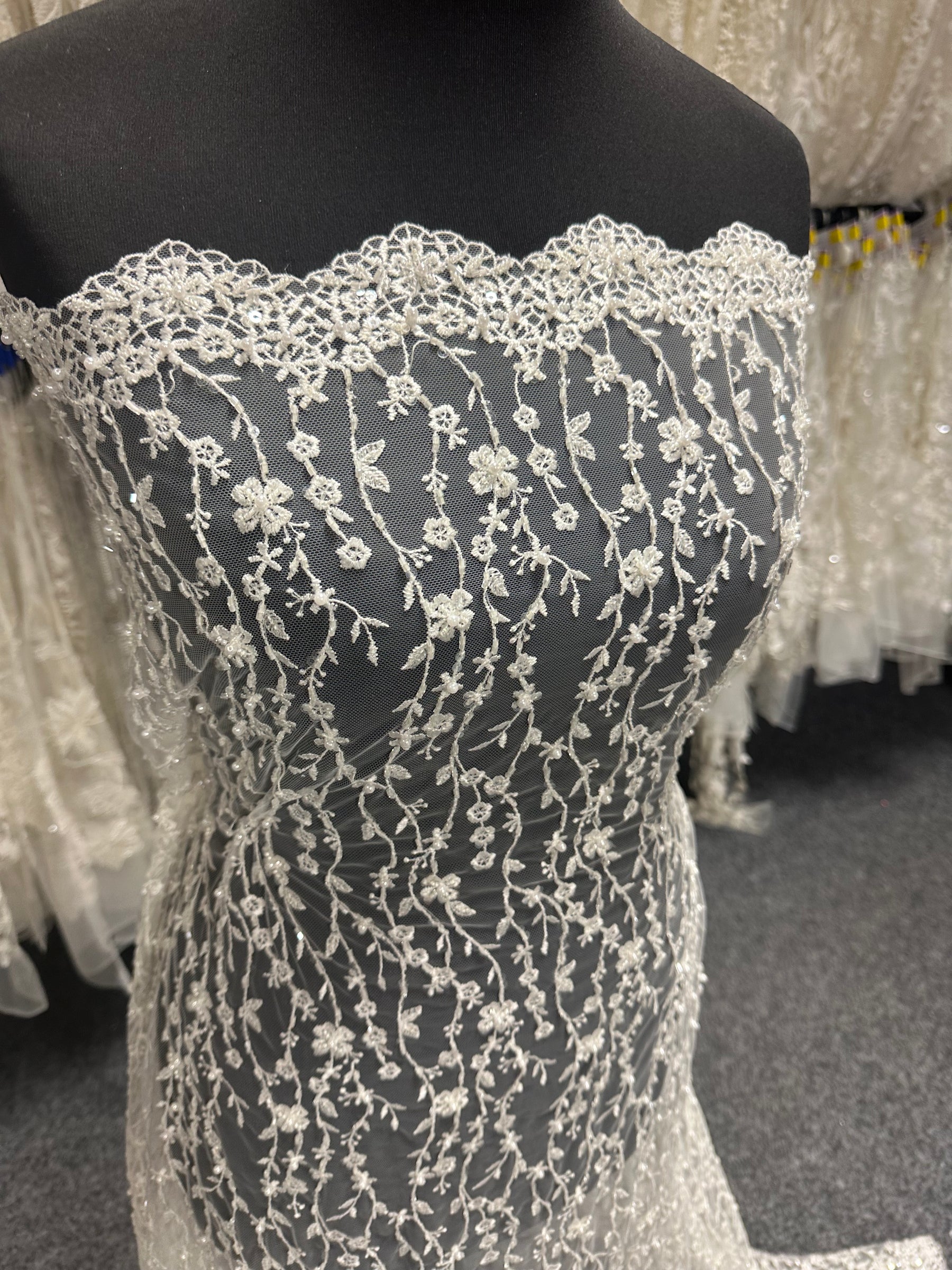 Ivory Beaded Lace - Laranjal