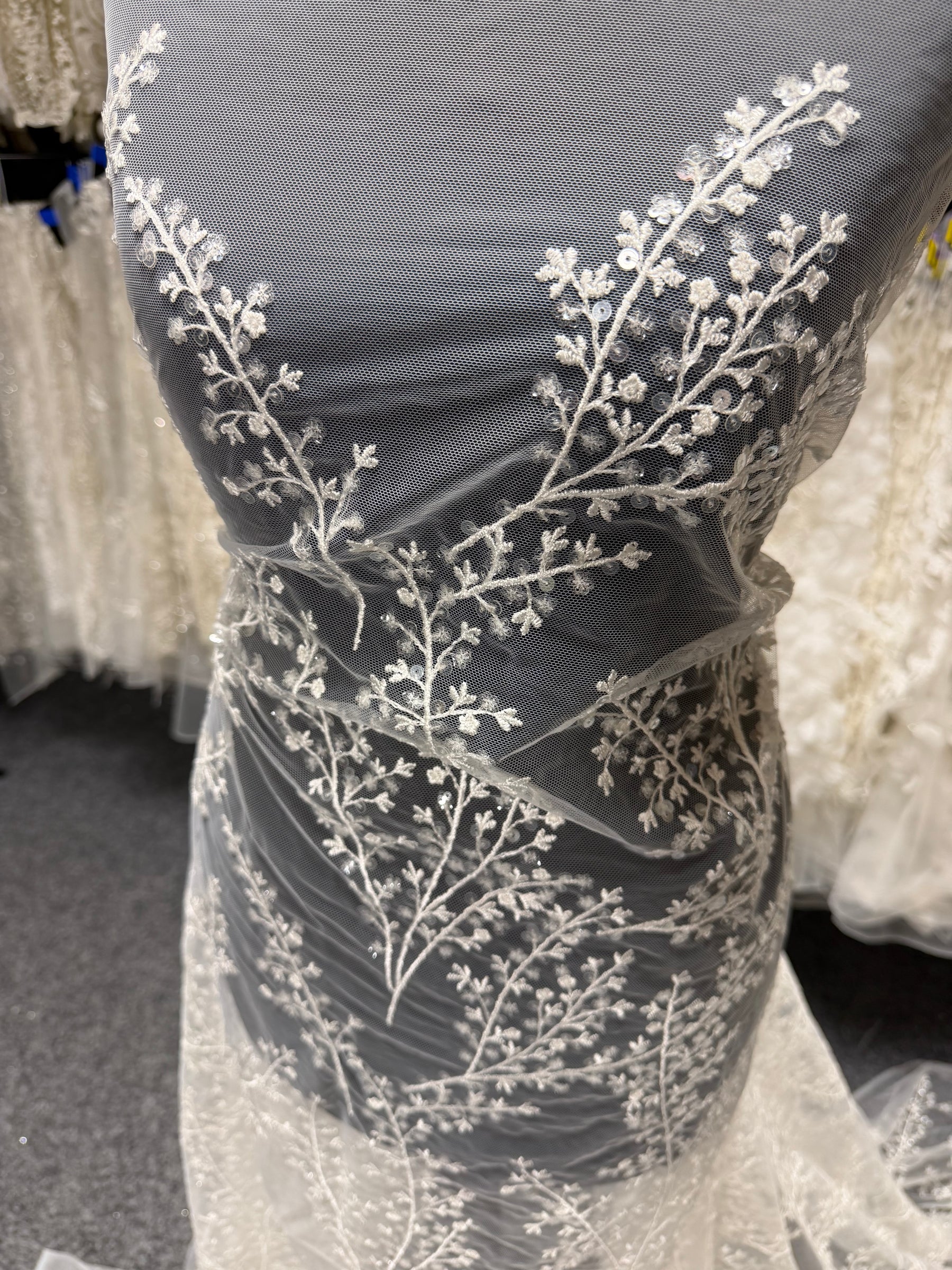 Dentelle à paillettes ivoire - EB3065