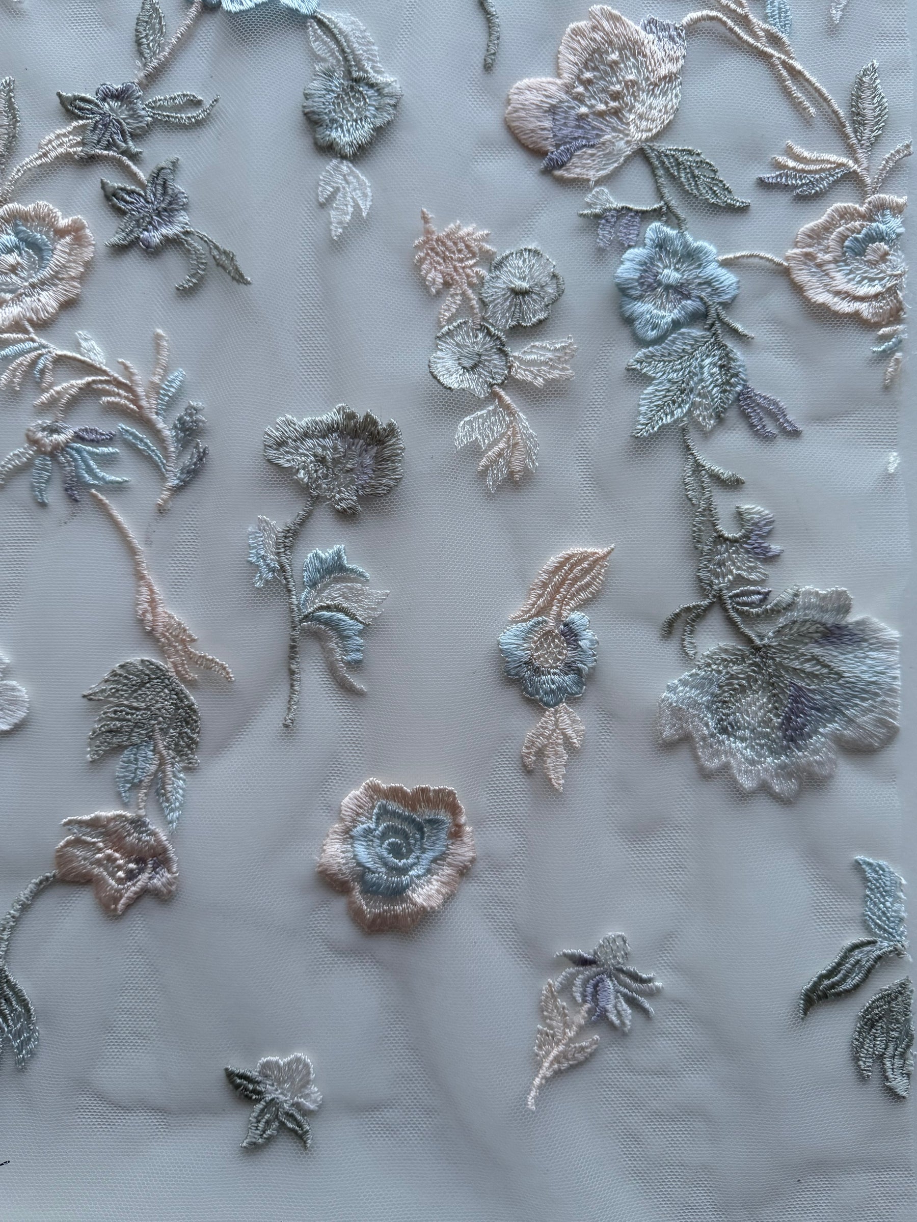 Dentelle brodée multicolore - EB5047