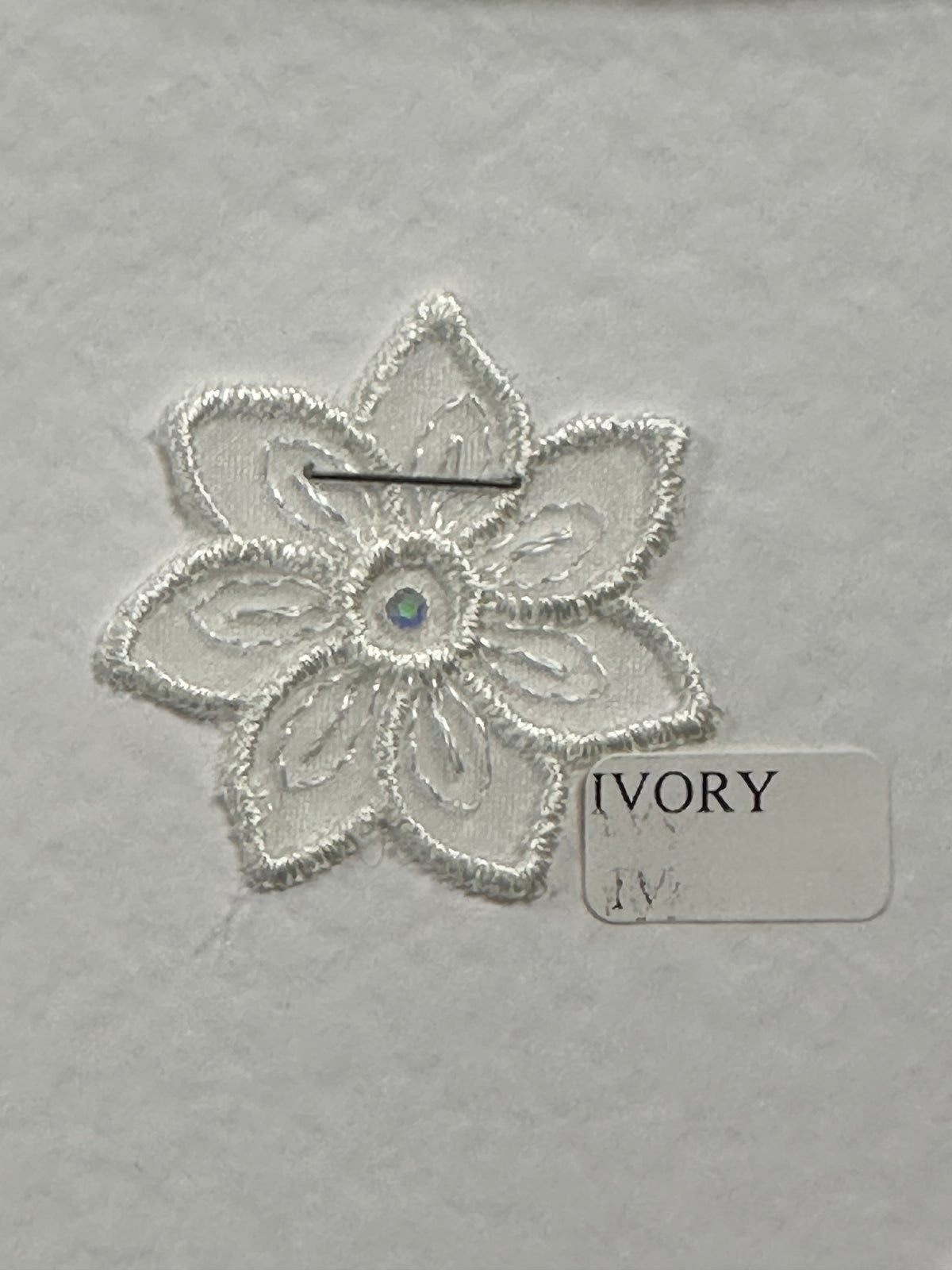 Ivory Daisy Motif with Swarovski - AP 34207 (CF)