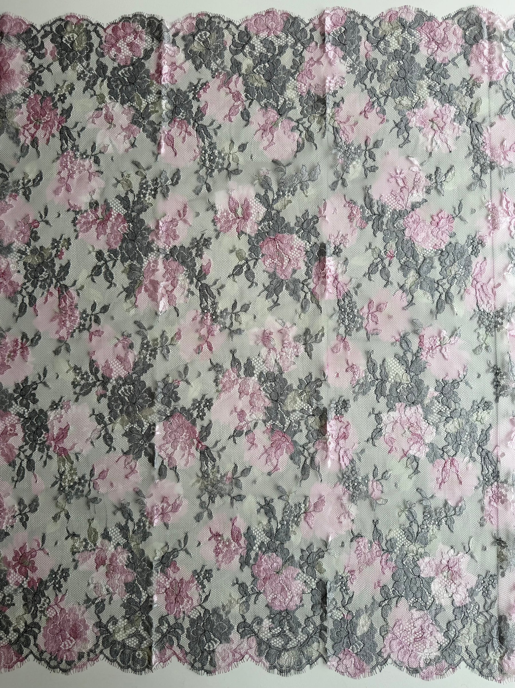 Dentelle de Chantilly Imprimée Rose et Menthe - P192