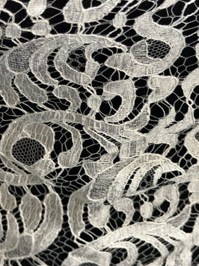 Dentelle italienne ivoire - P883