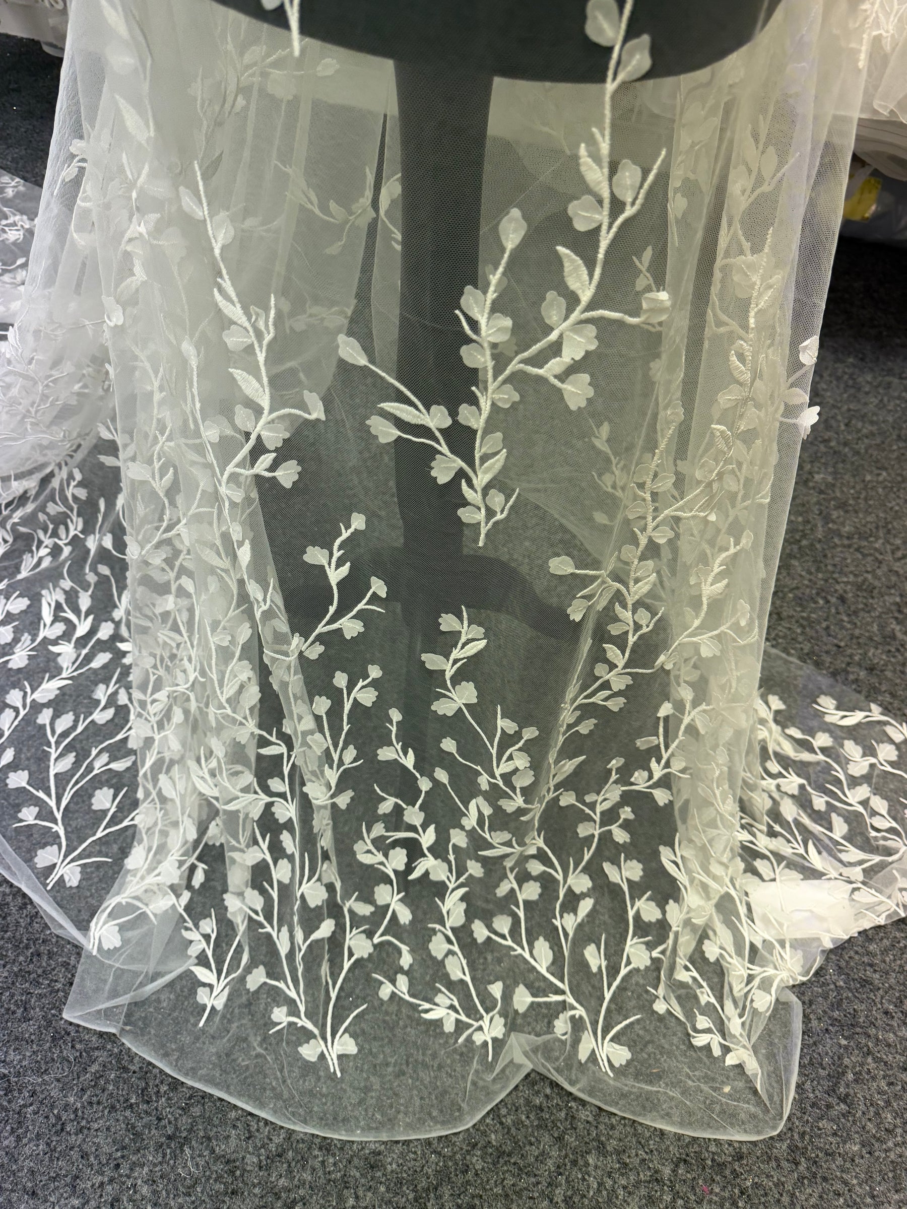 Dentelle brodée ivoire - EB5028