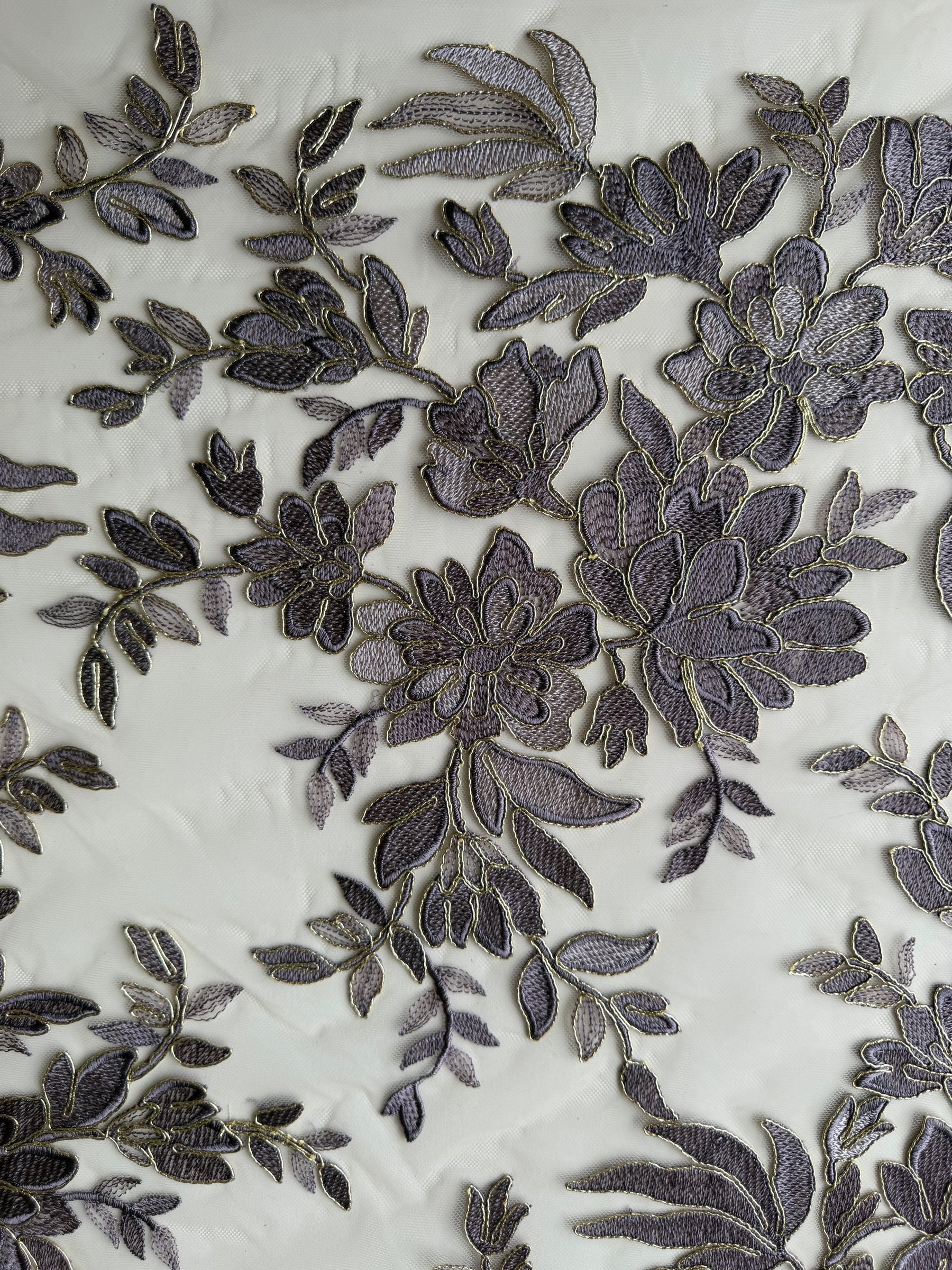 Dentelle lavande avec cordon doré - Kylar