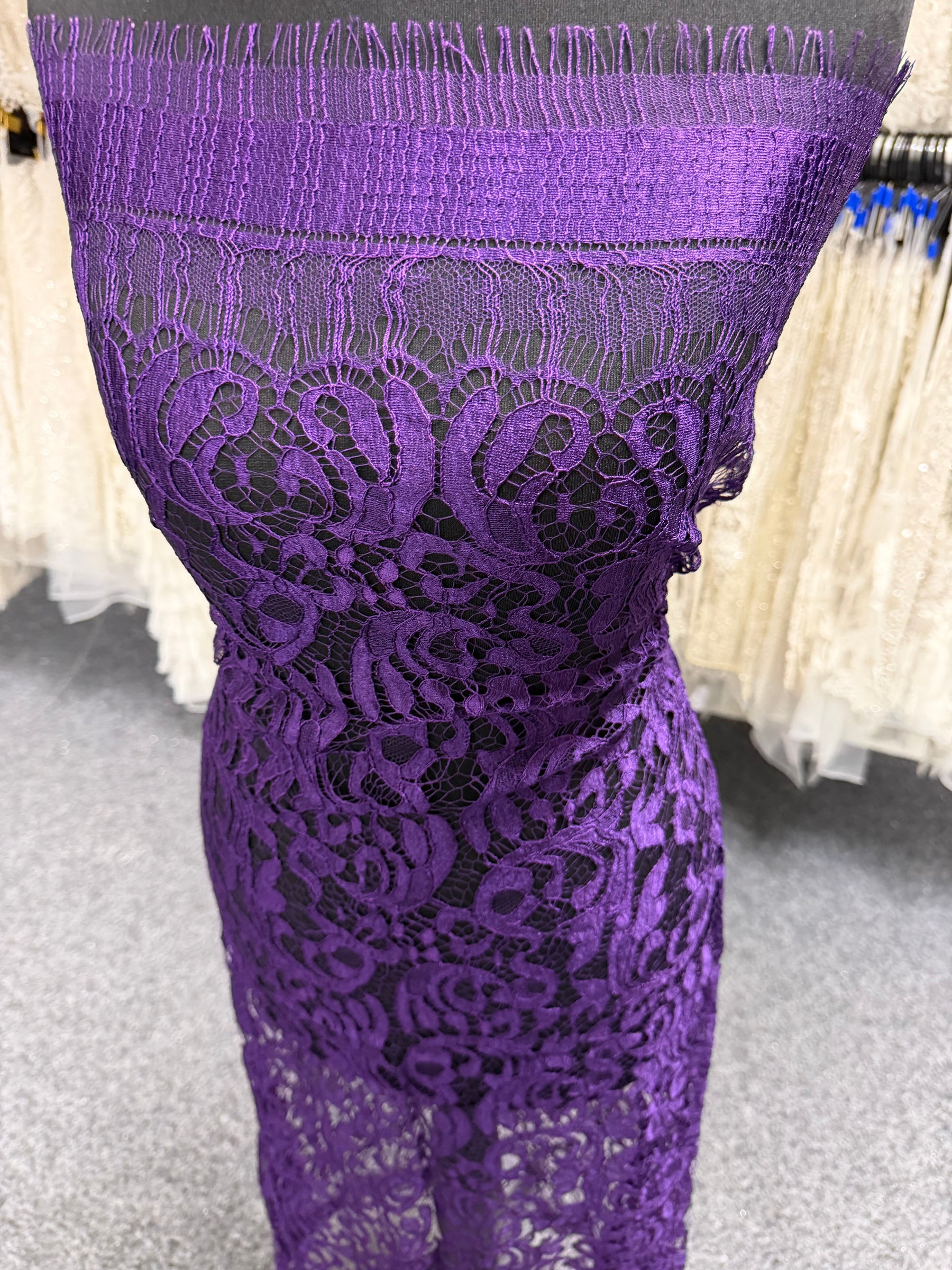 Dentelle italienne violette - P883