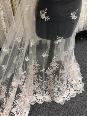 Dentelle brodée ivoire et rose - EB5032