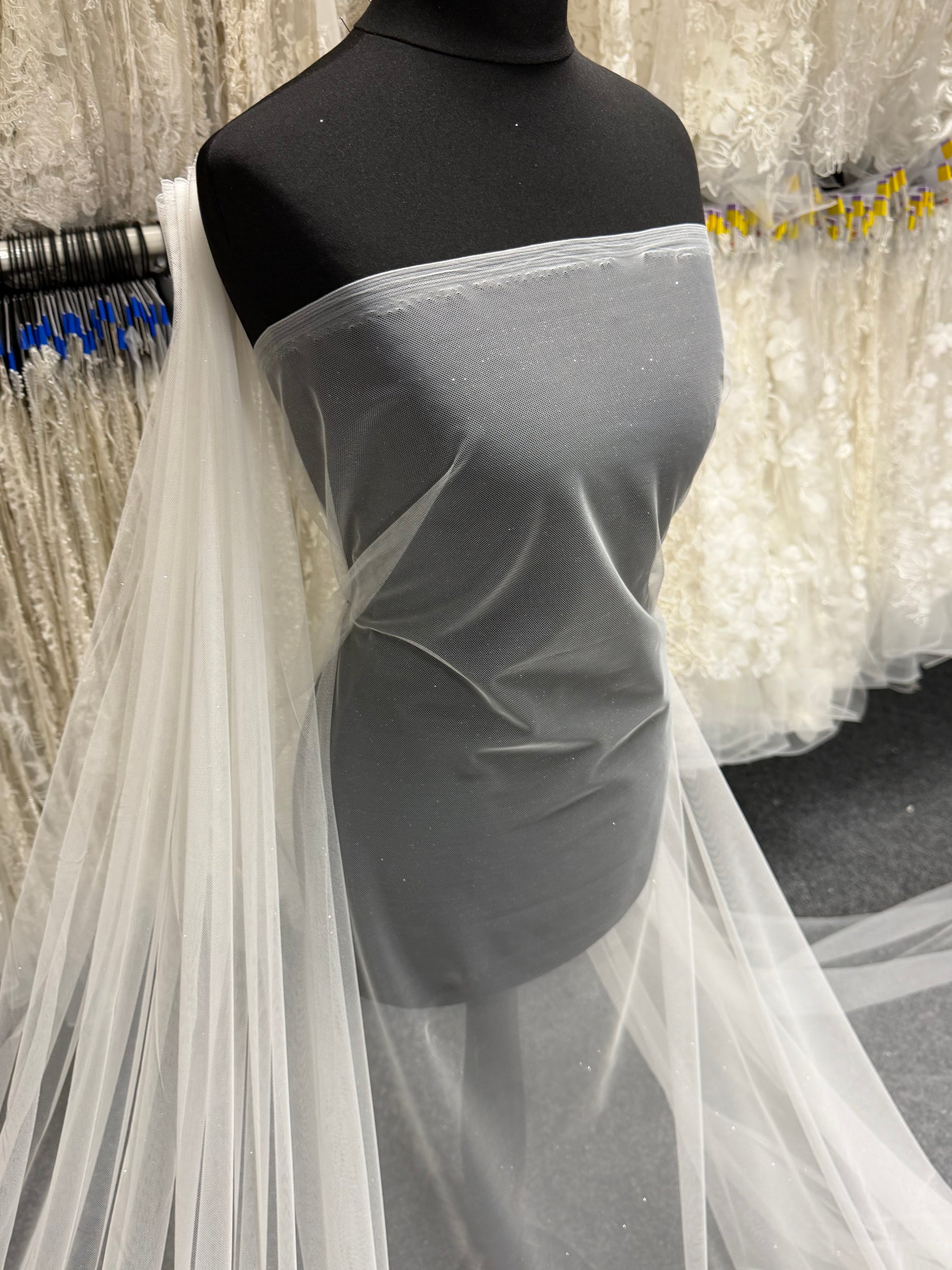 Tulle ivoire à paillettes argentées - TU0053