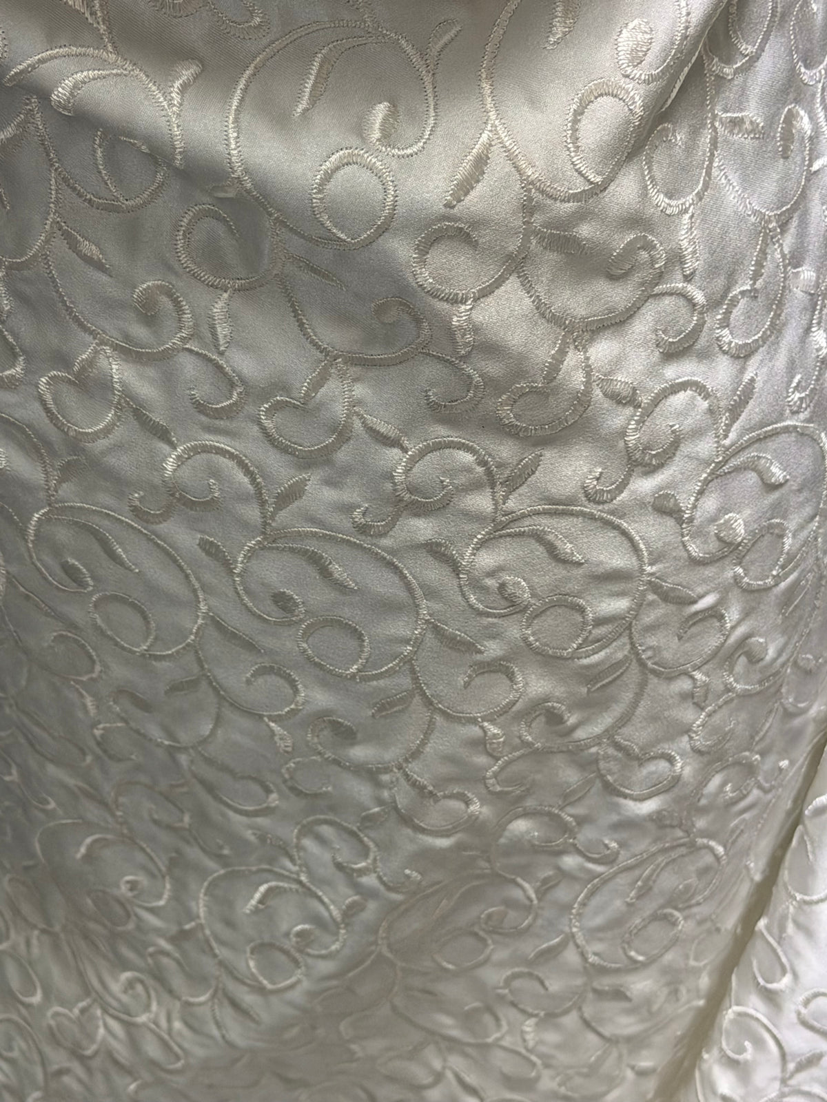 Satin Duchesse brodé ivoire - P476