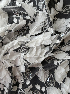 Tulle ivoire brodé de perles en 3D - EB1107