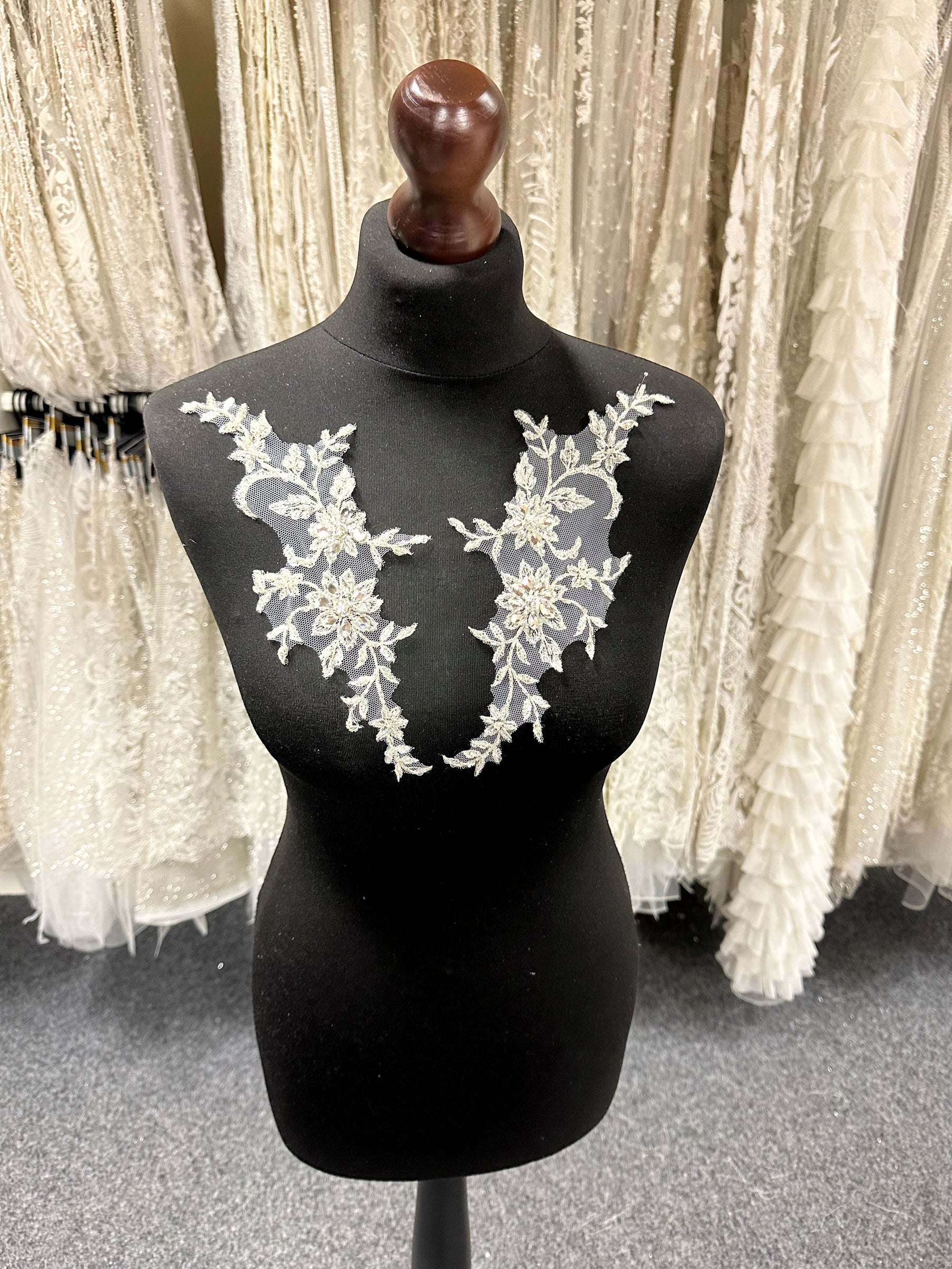 Appliques ornées de cristaux et de sequins - AP 8270 (CF)