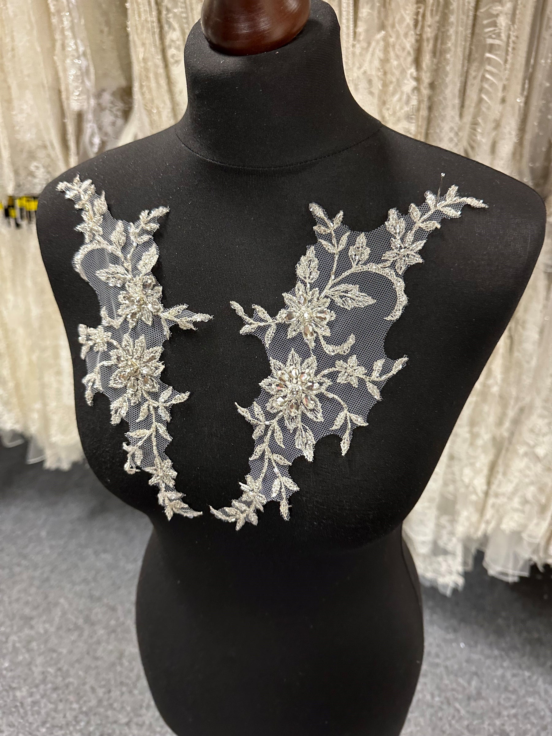 Appliques ornées de cristaux et de sequins - AP 8270 (CF)