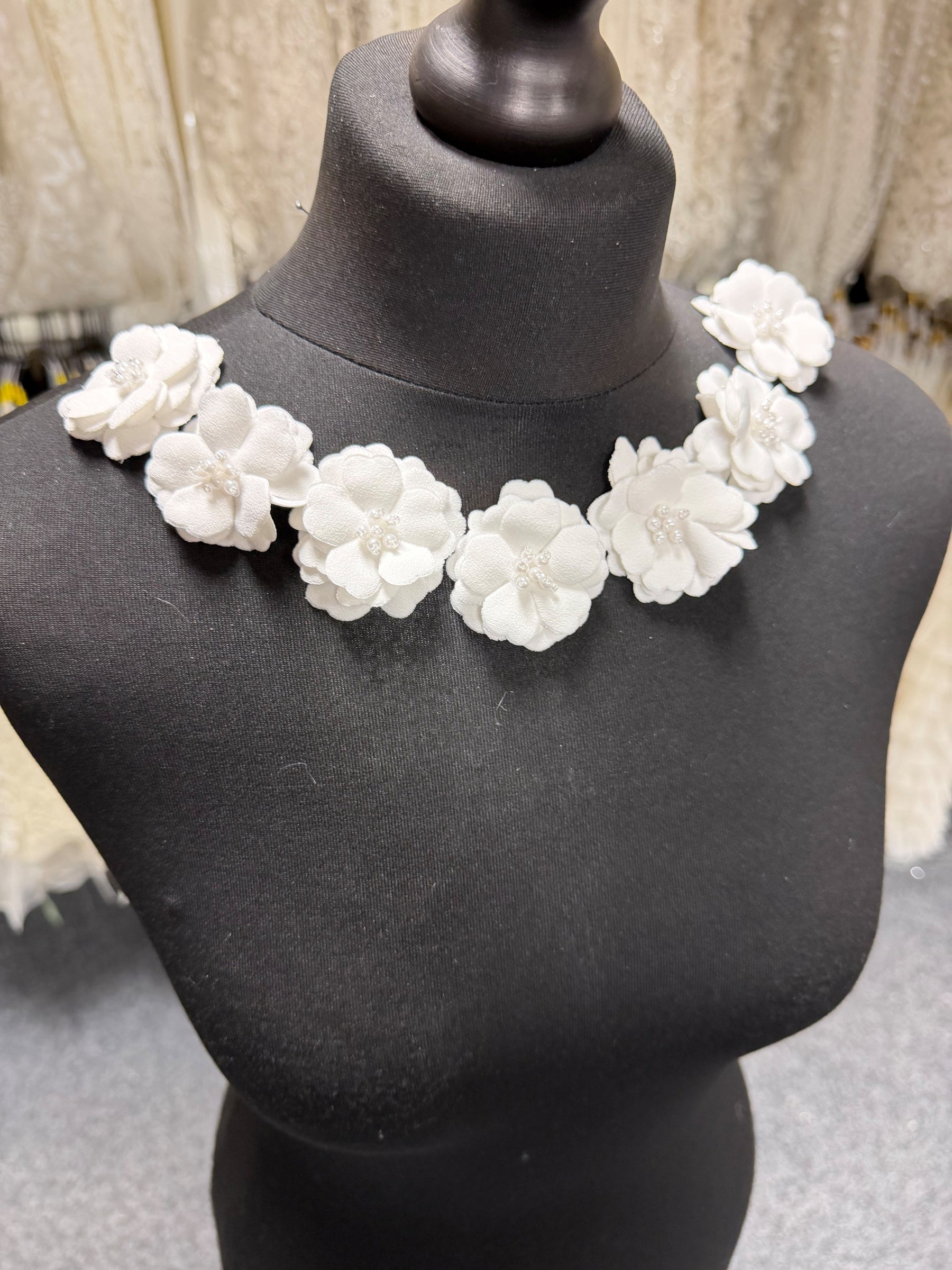 Applique Fleur Ivoire - Avon Petit