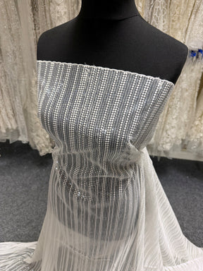 Dentelle brodée de sequins ivoire - EB3037