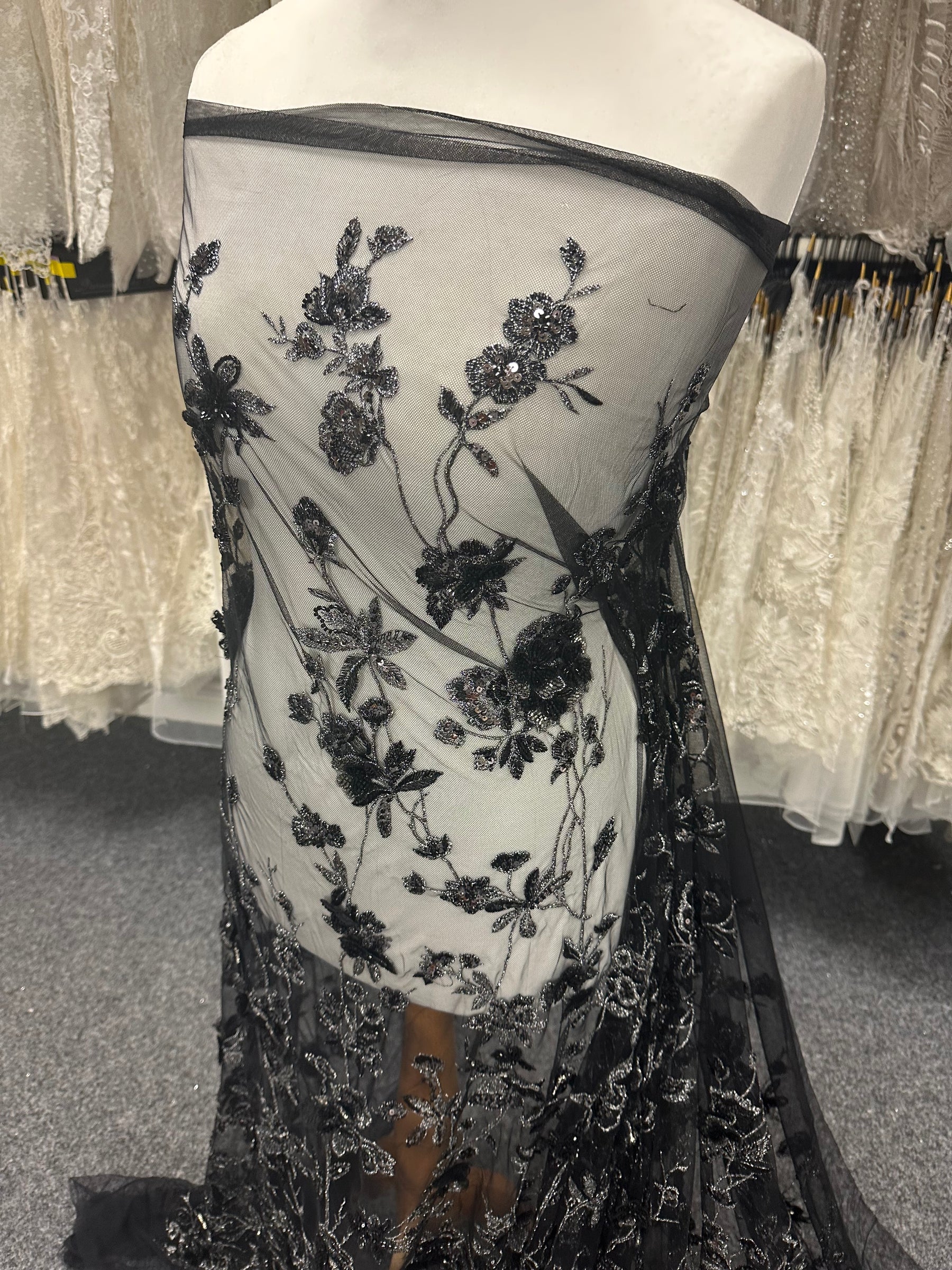 Dentelle brodée noire et argentée - Aretha