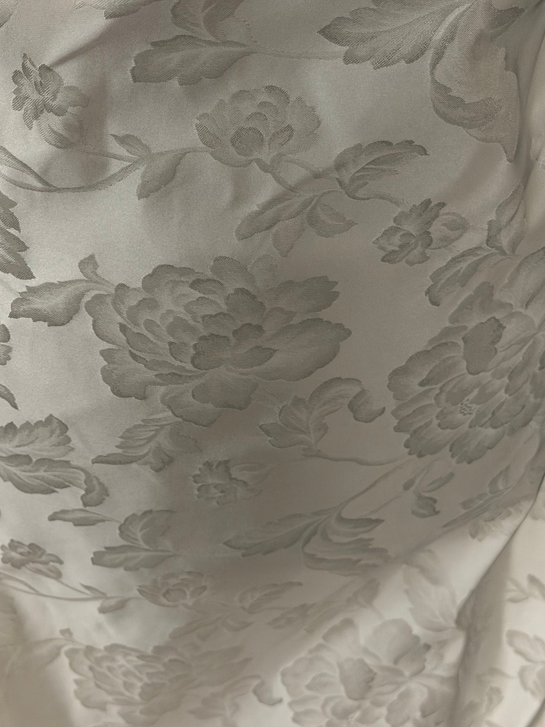 Jacquard italien ivoire - P666