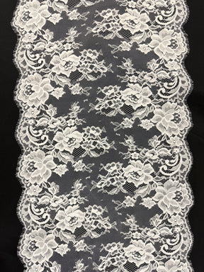 Bordure en dentelle ornée de perles et de sequins ivoire - T277