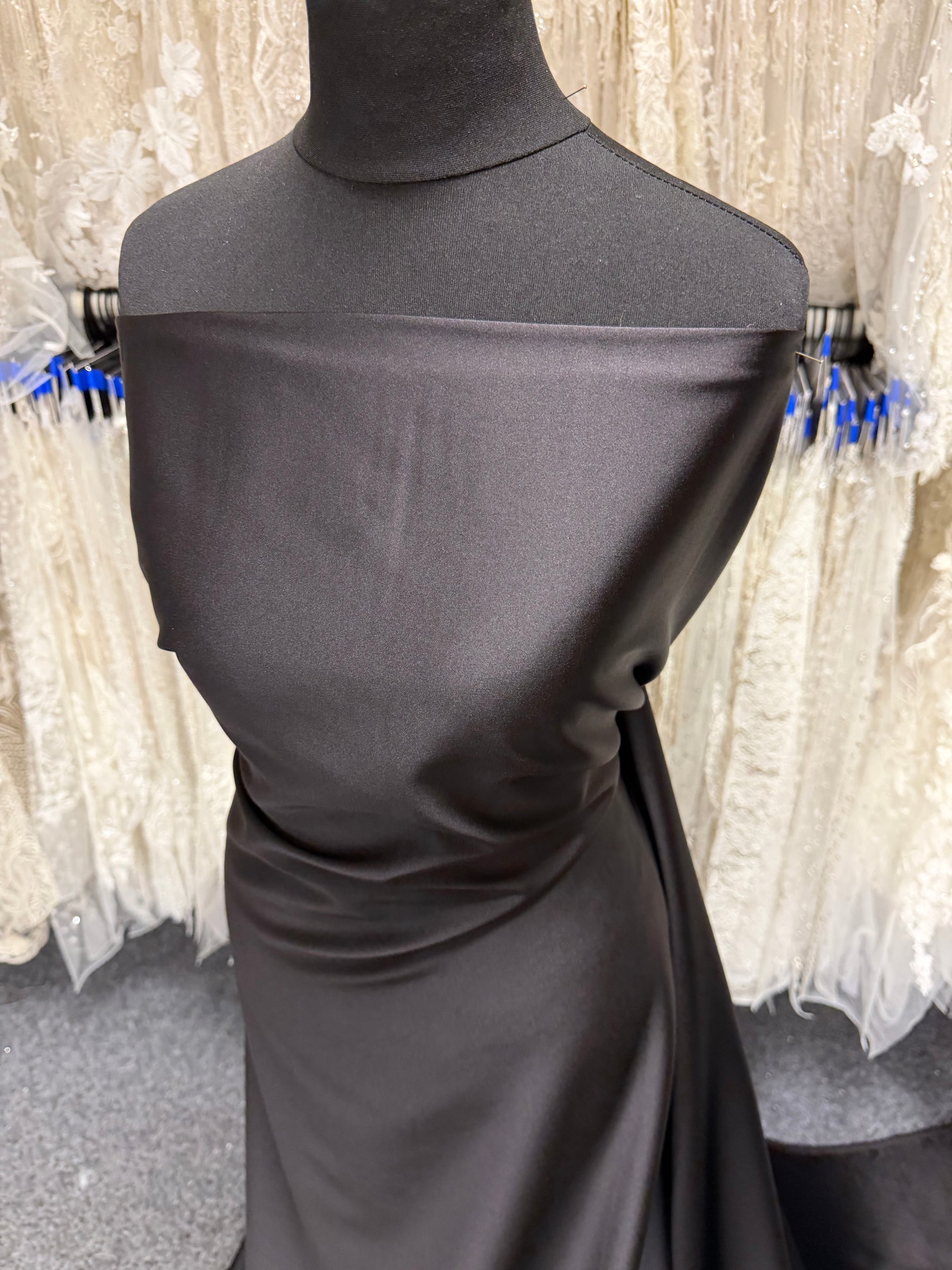 Satin extensible en polyester noir - Estonie