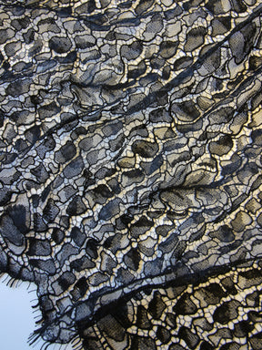 Dentelle Chantilly Noire - Elara