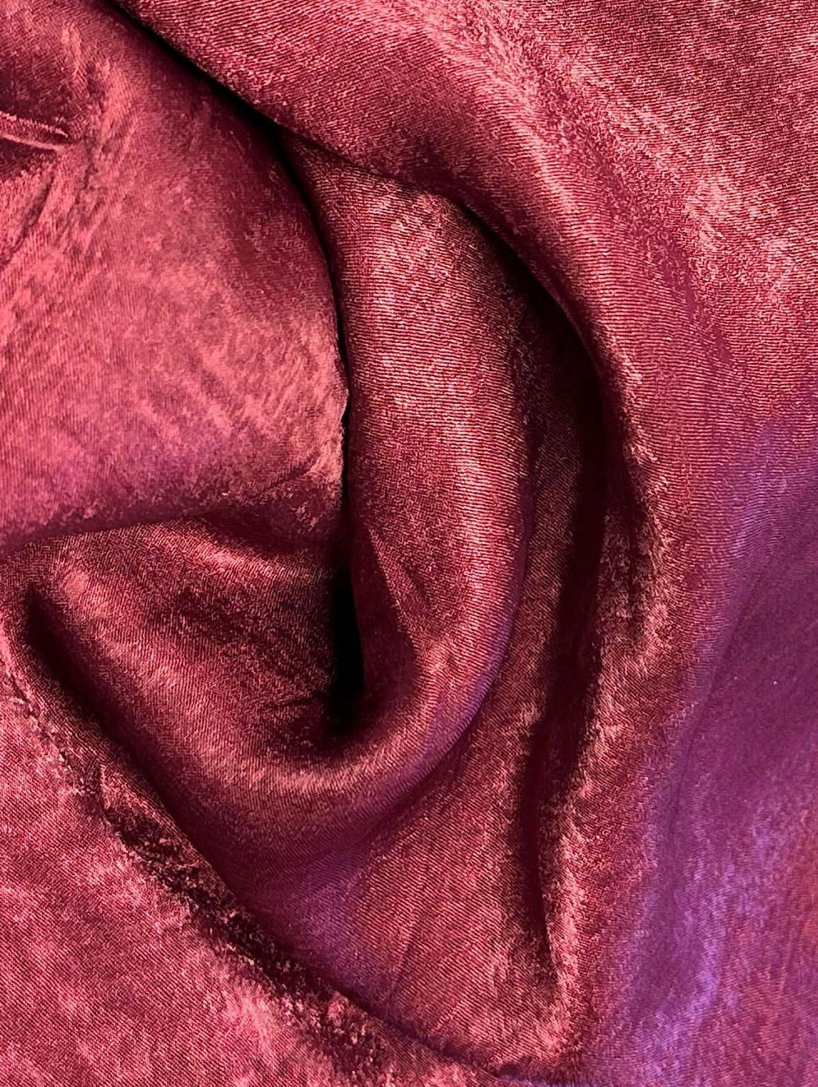 Satin de polyester bordeaux - Usage