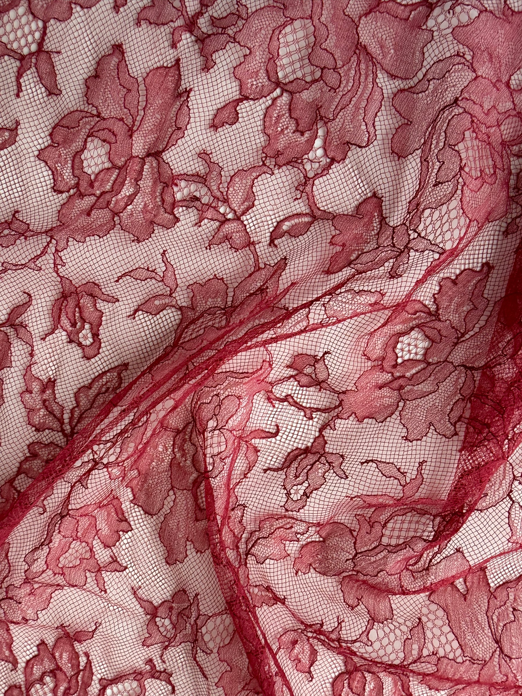 Dentelle Chantilly Rouge Bordeaux - P177