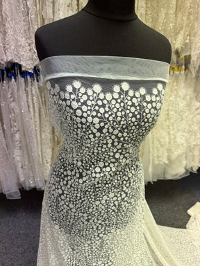 Dentelle brodée contemporaine ivoire - EB5040