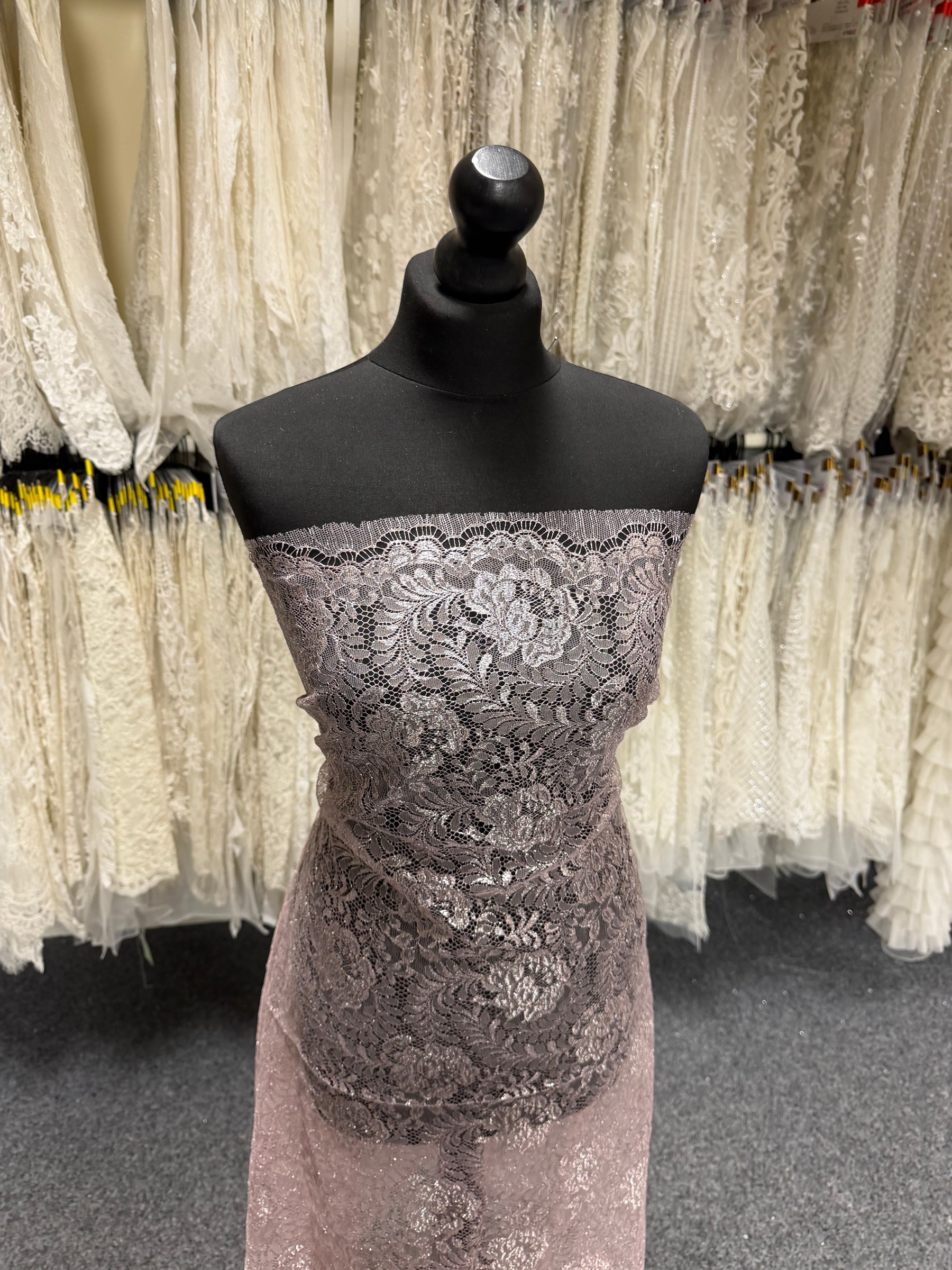 Dentelle Française Rose Poudré - LA2001