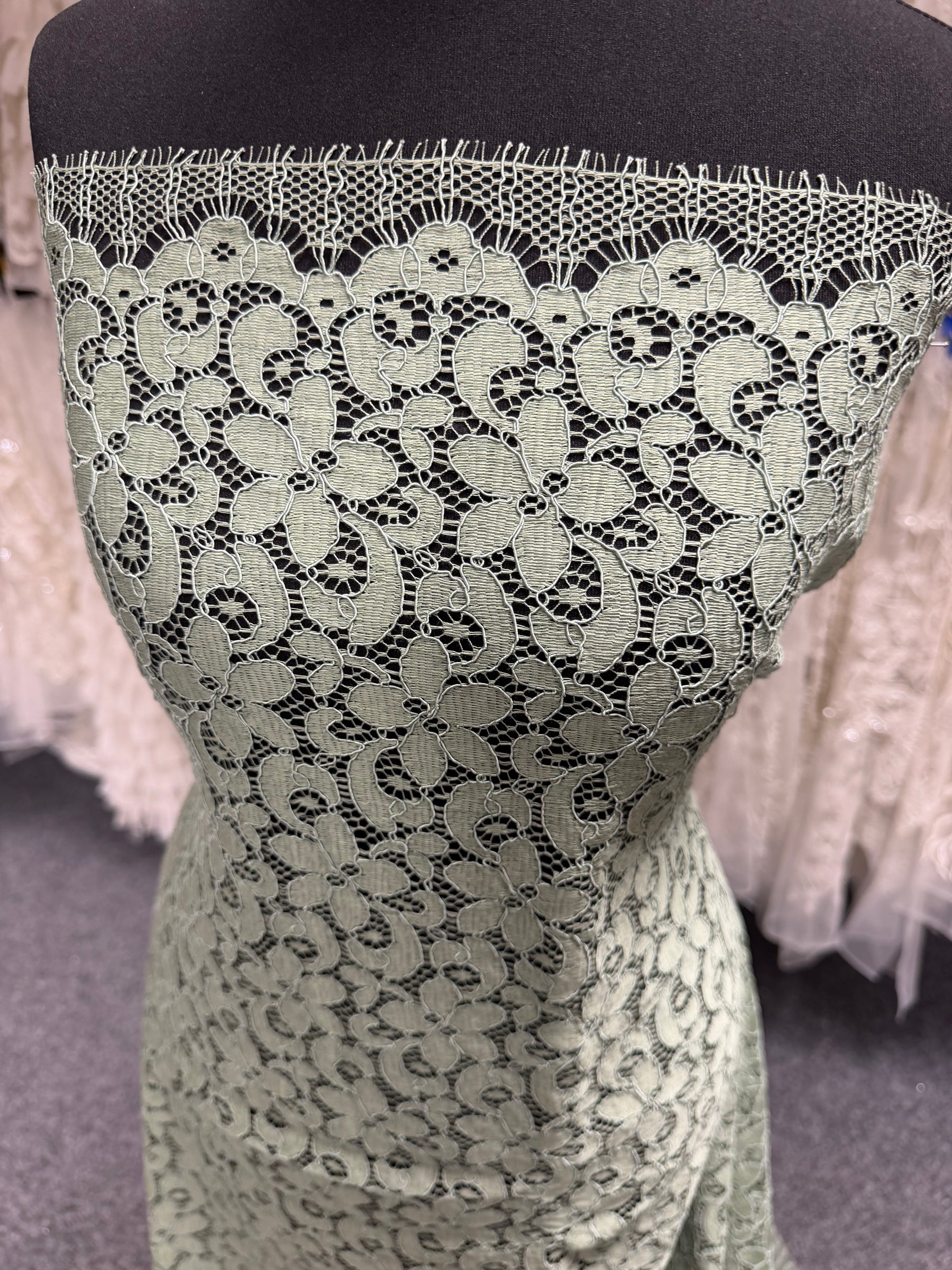 Dentelle française cordée vert péridot - LA4008