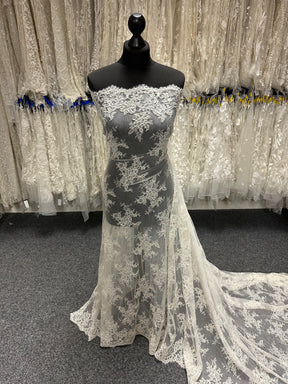 Dentelle cordée ivoire – Professeur