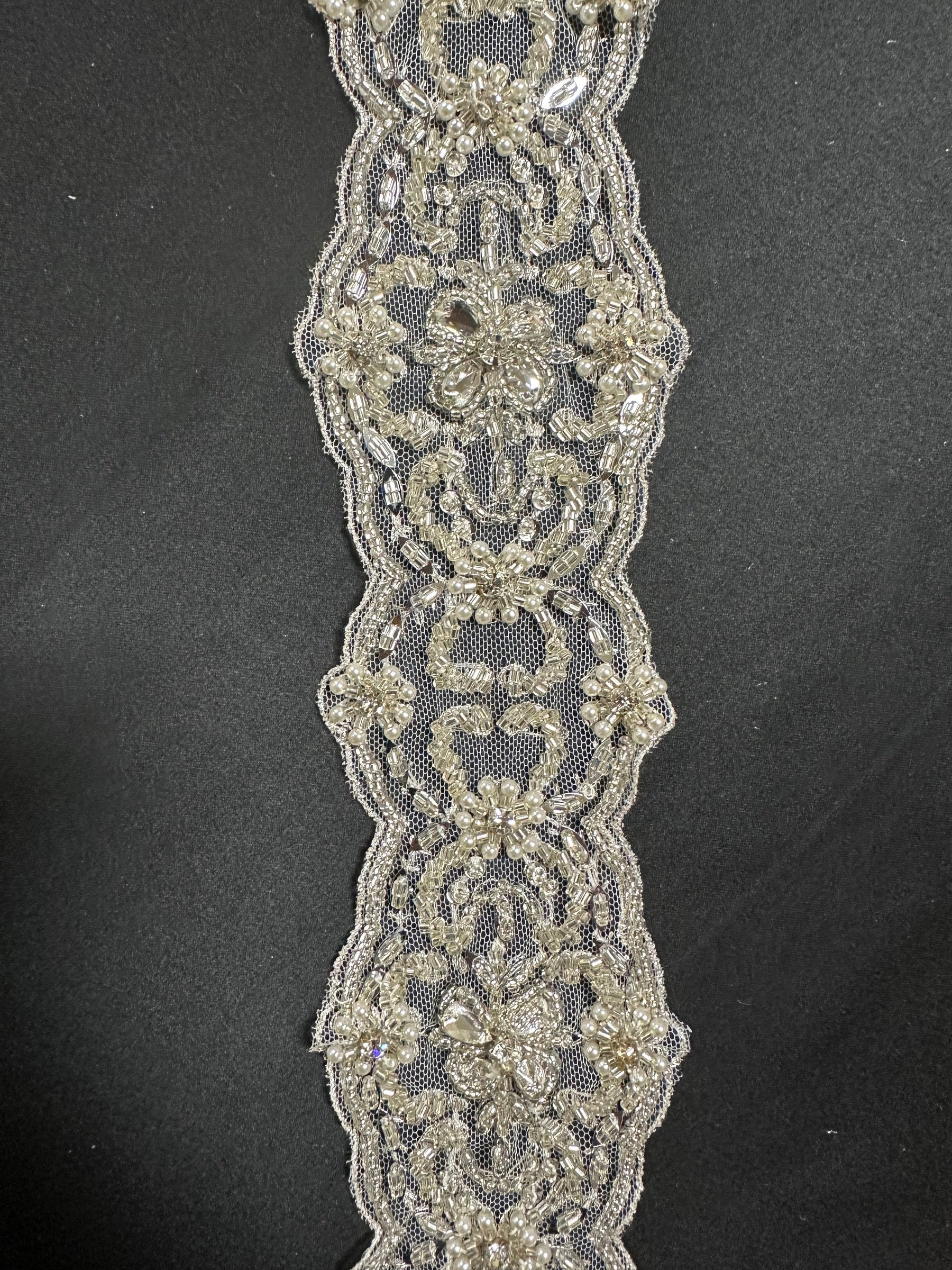 Garniture en cristal ivoire et perles – CT/M 1831 (CF)