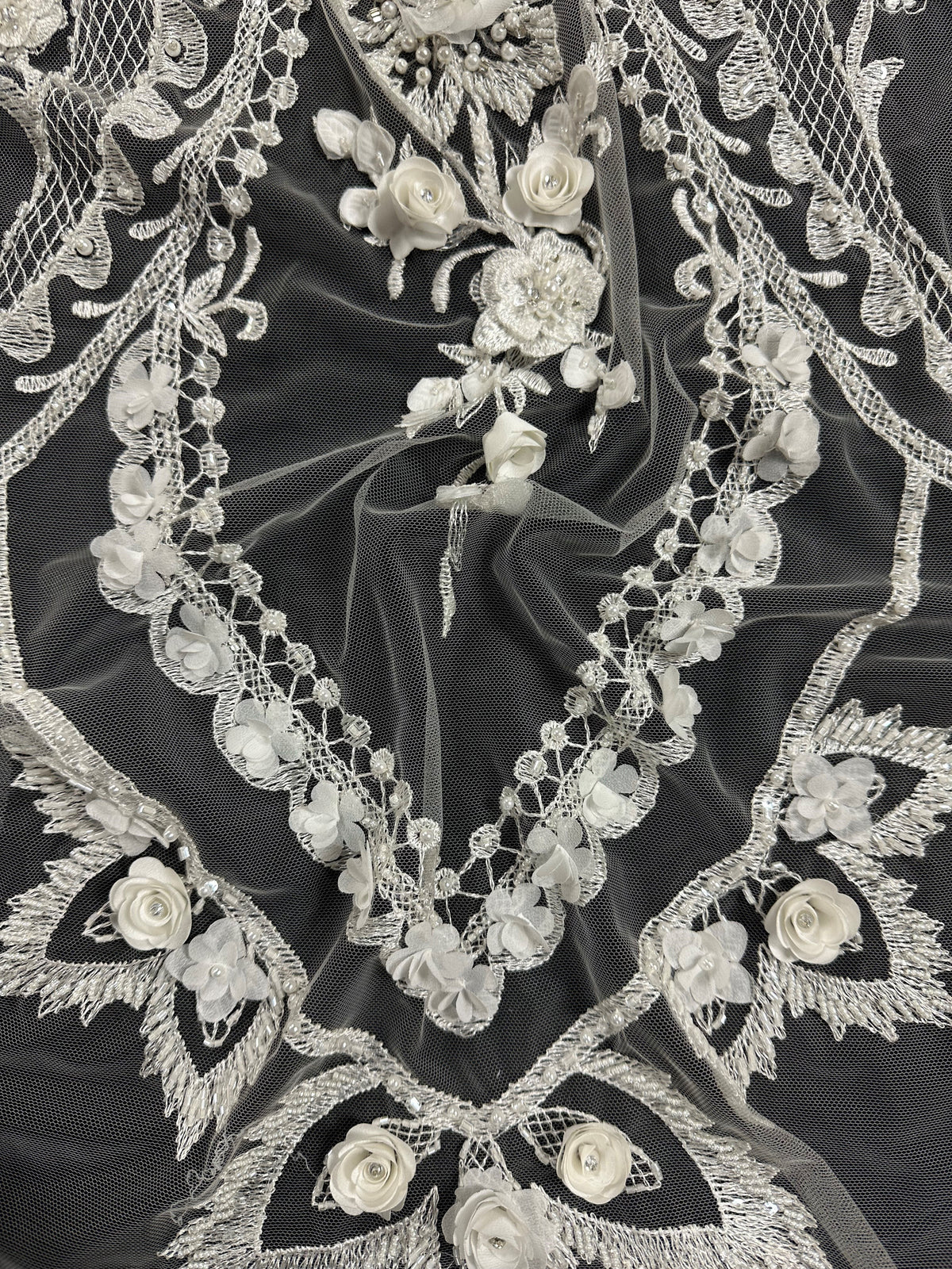 Dentelle Perlée Ivoire – Simone