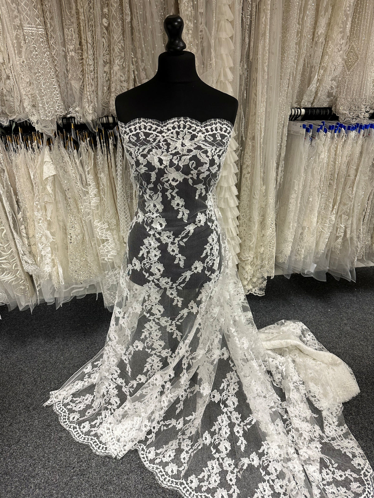 Ivory Chantilly Lace - Crew