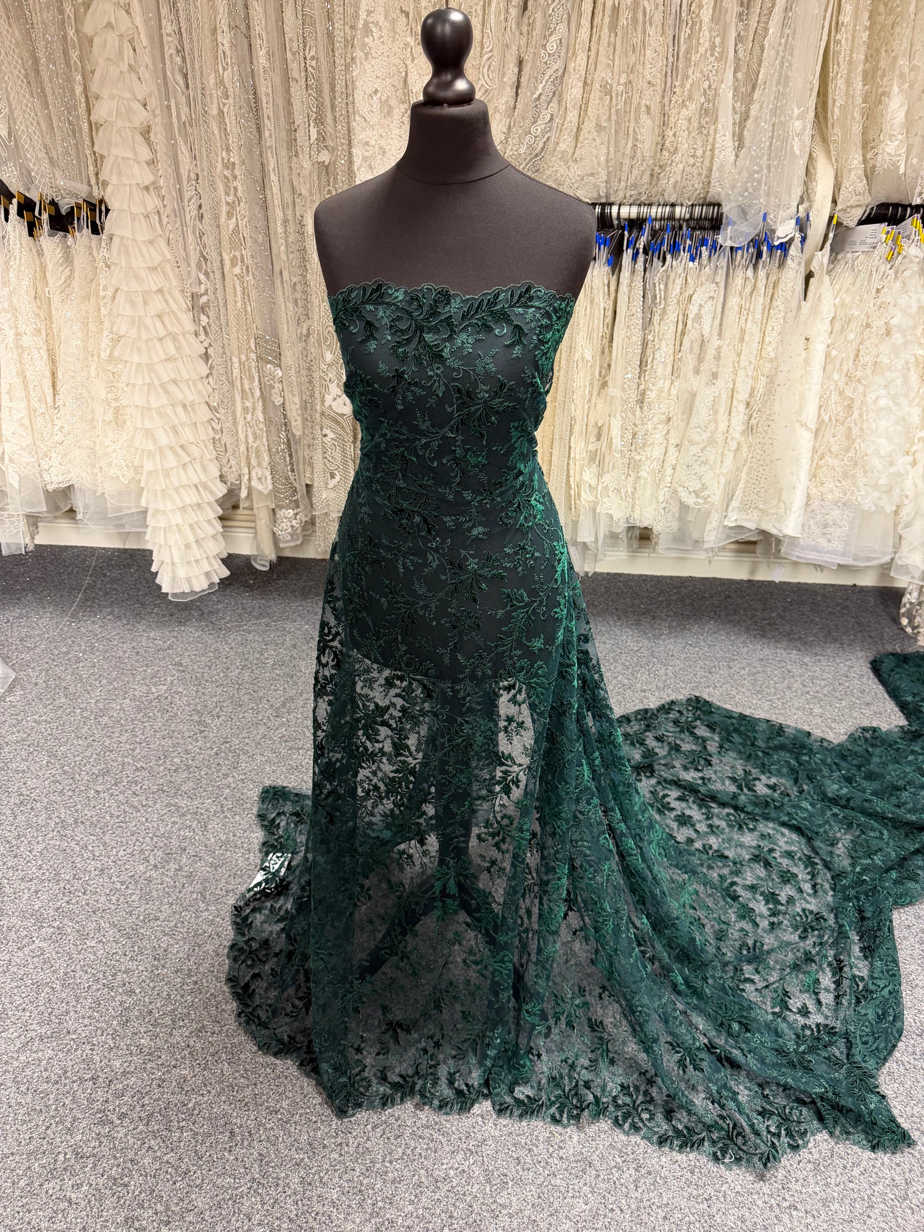 Velours Vert Chasseur Broderie Dentelle - Madina