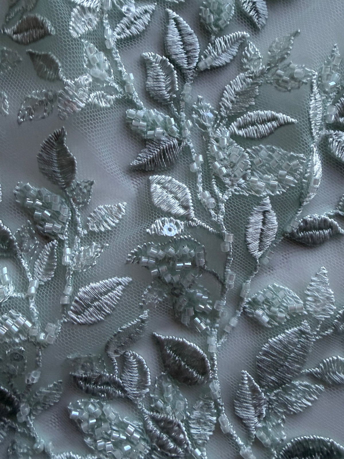 Tulle brodé de perles Willow - EB1058