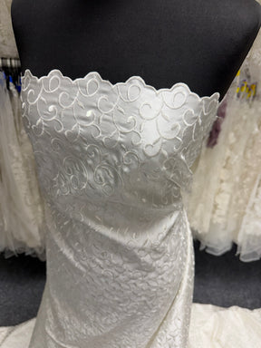 Satin Duchesse brodé ivoire - P476