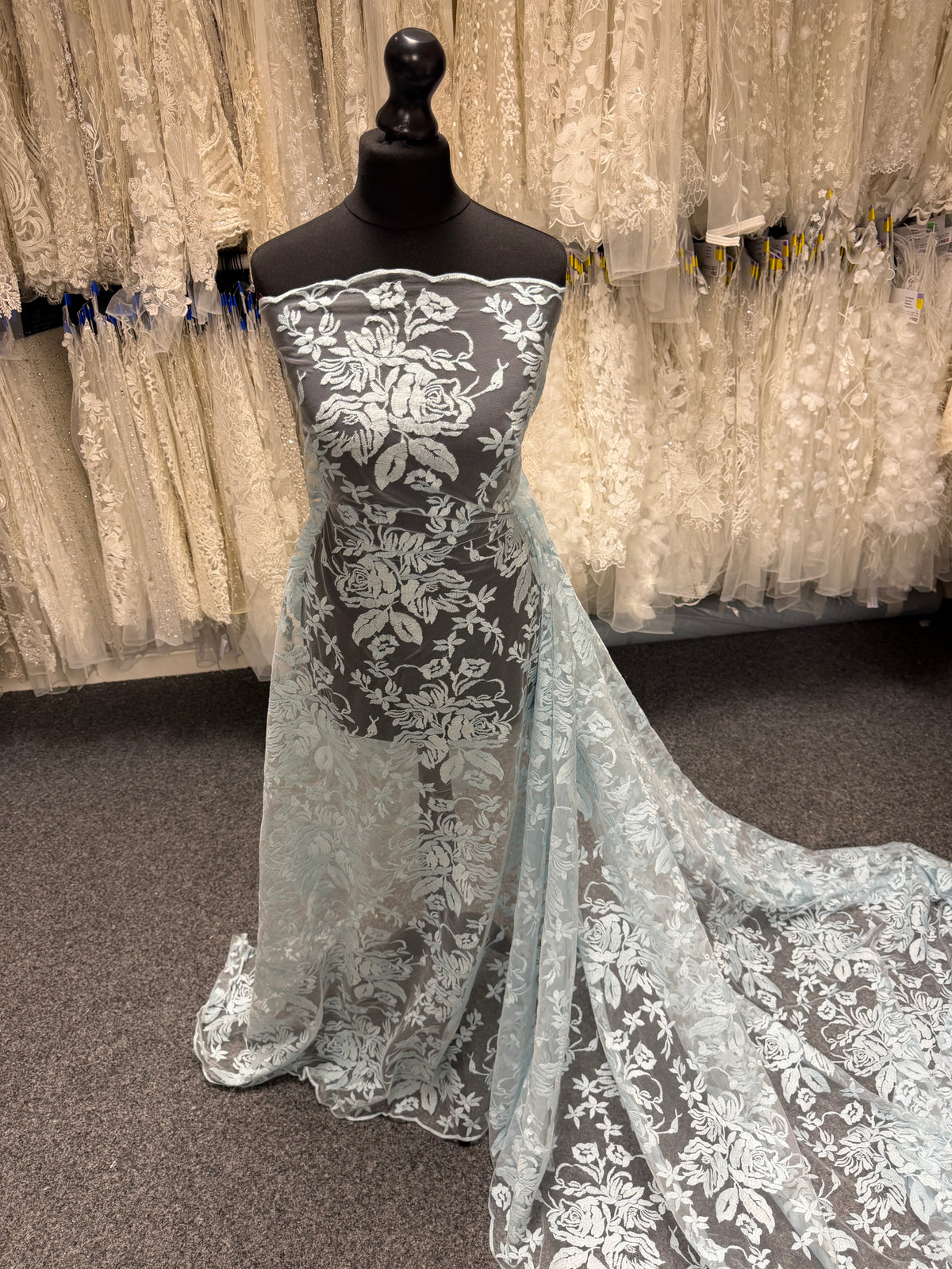 Dentelle brodée bleu ciel – EB5018