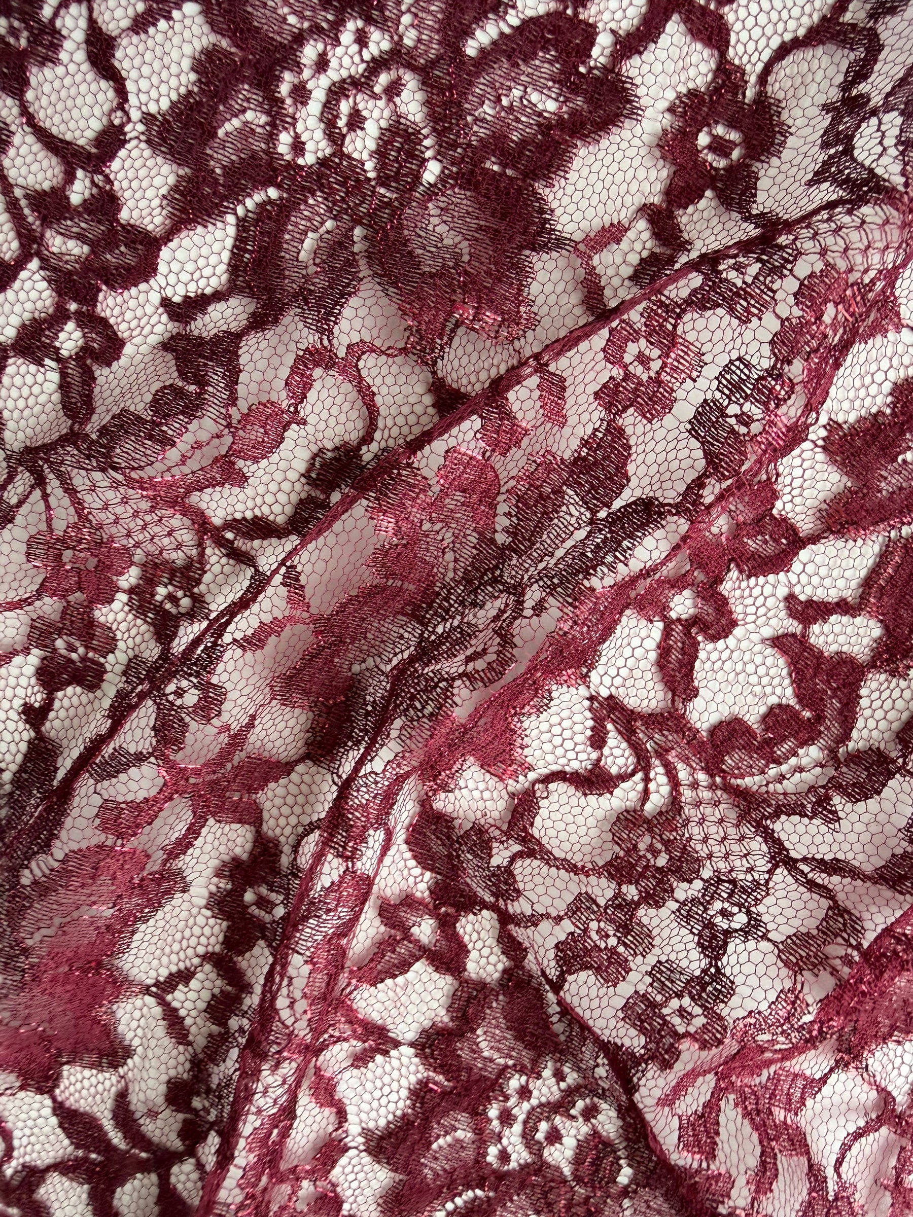 Dentelle Chantilly Rouge Métallisé - P184