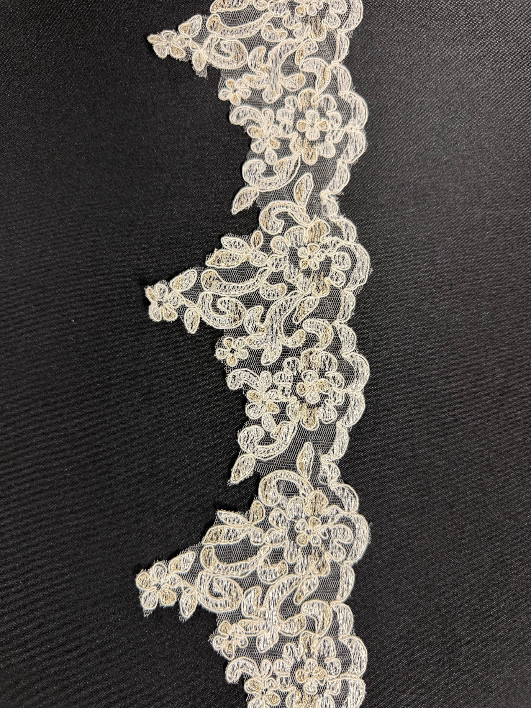 Ivory Corded Lace Trim - T136