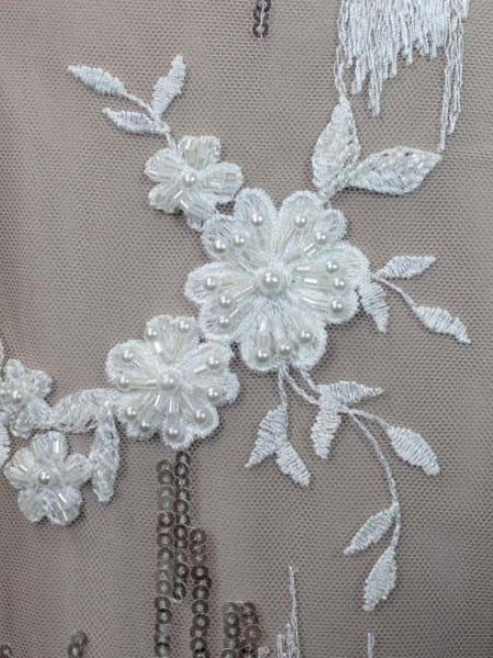 Tulle brodé de perles ivoire - EB1019