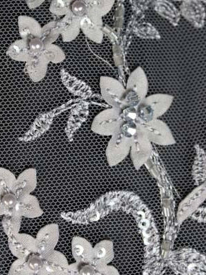Tulle gris clair brodé de perles en 3D - EB1026