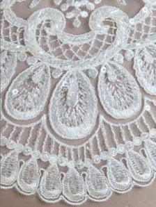 Tulle brodé de perles ivoire - EB1027
