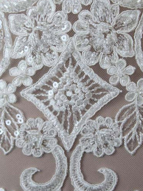 Tulle brodé de perles ivoire - EB1027